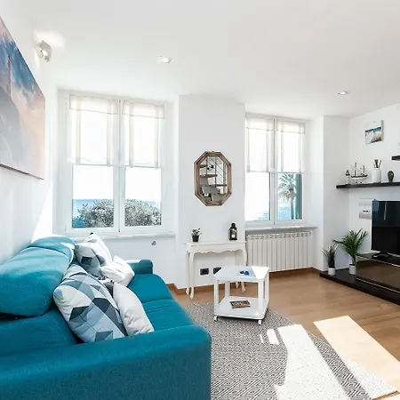 Apartamento -fronte Mare- Centro Storico *
